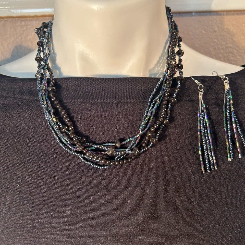 Fashion Jewelry Necklace & Earrings Set. Black/Silver Iridescent Beads